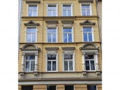 Holz-Fenster weiß im Denkmal in Köln