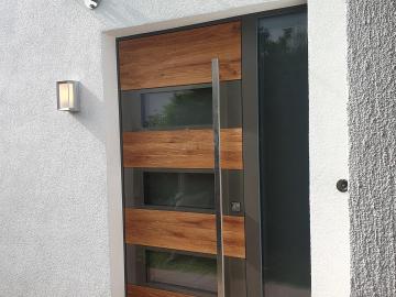 Altholz-Haustür von Weingarten in Köln