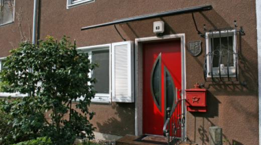 Aluminium-Haustür in rot, Köln