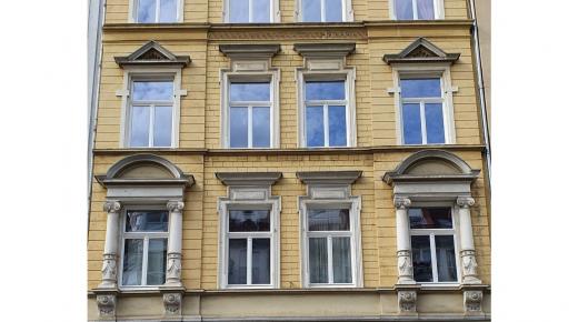 Holz-Fenster weiß im Denkmal in Köln